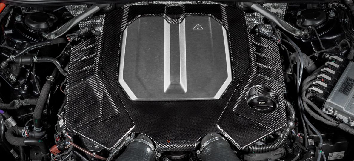 Eventuri Carbon Engine Cover for Audi C8 RS6/RS7