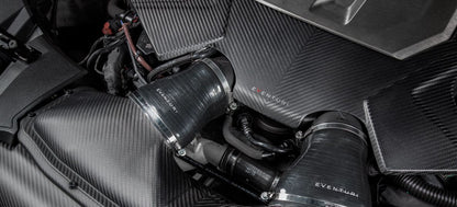 Eventuri Carbon Motorabdeckung für Audi C8 RS6/RS7