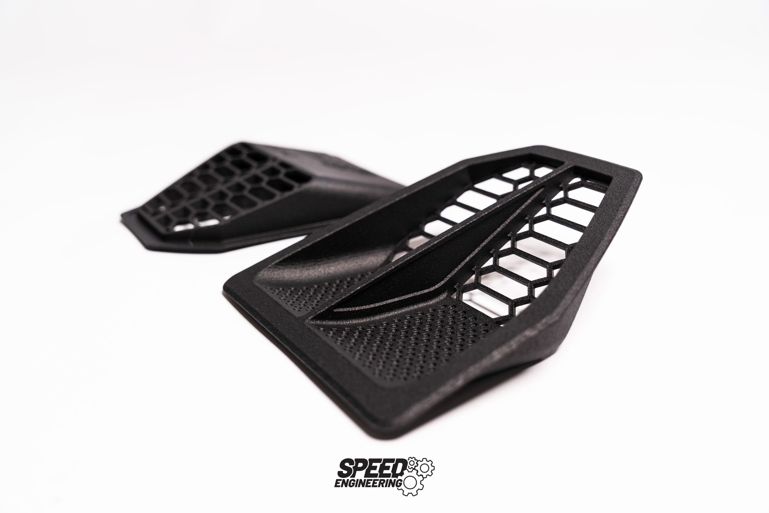 SpeedEngineering Universal hood ventilation for the engine hood