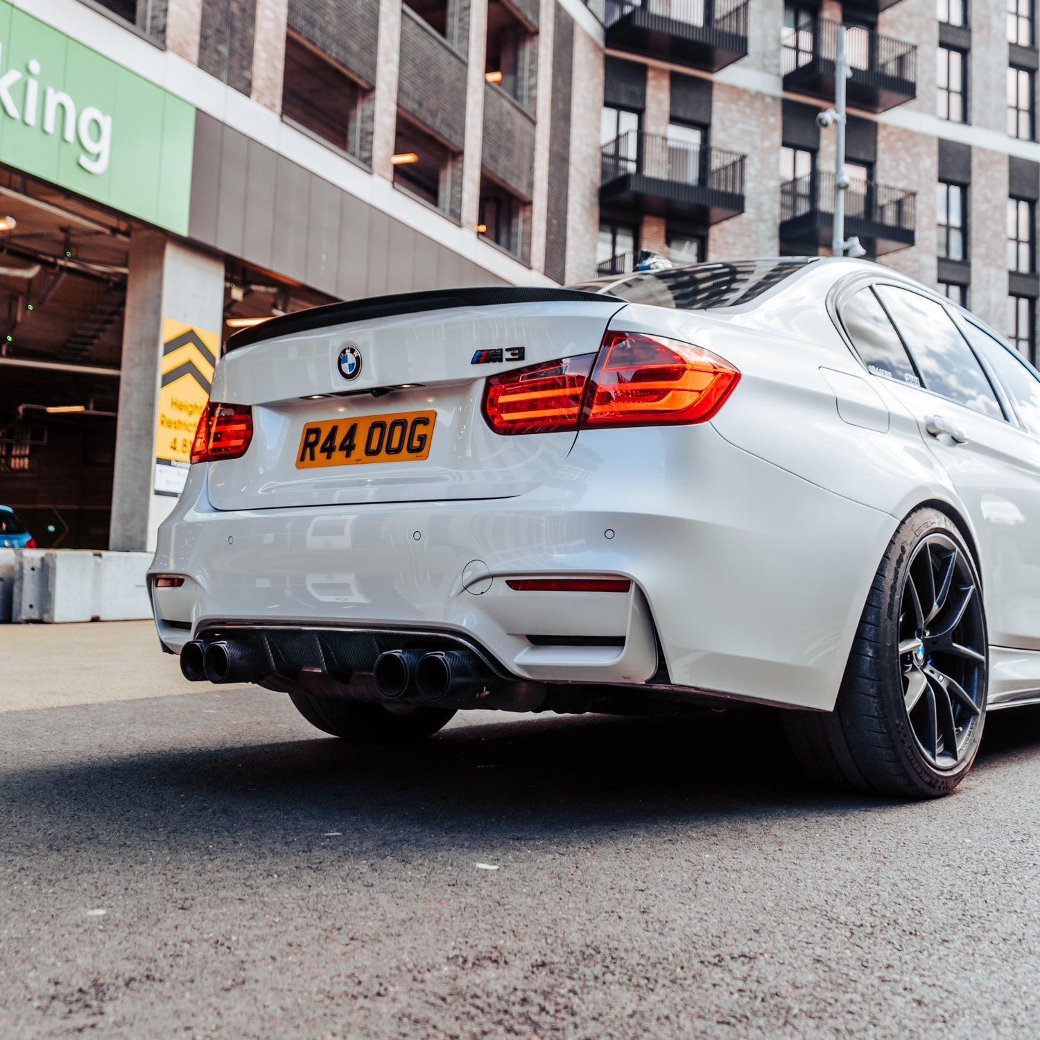 MHC+ BMW M3/M4 Performance Style Rear Diffuser In Gloss Pre Preg Carbon Fiber (F80/F82/F83)